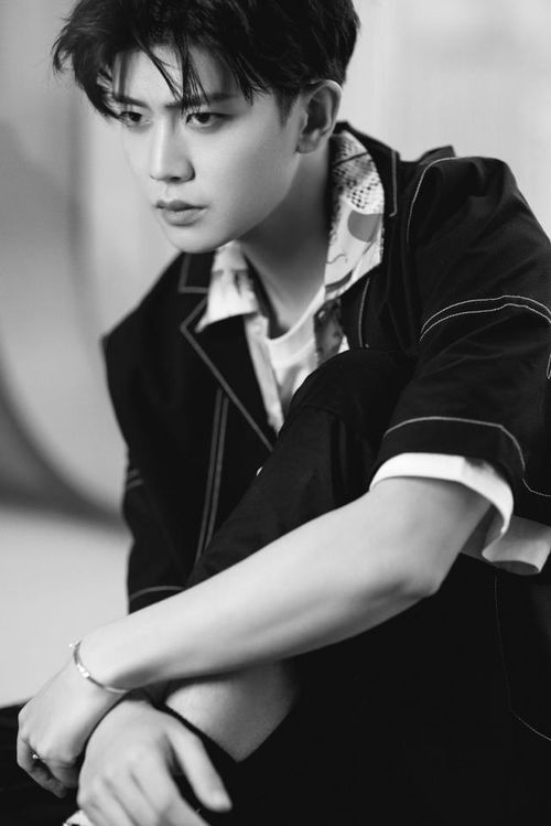 210407 任嘉倫亮相上海時裝周馬克華菲開幕秀 漫不經心演繹要命的魅力