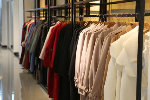 進店就送家居服 拉夏貝爾秋裝19元起 馬克華菲2.8折 進店就送衣服 這么優惠的地方海寧只有這里